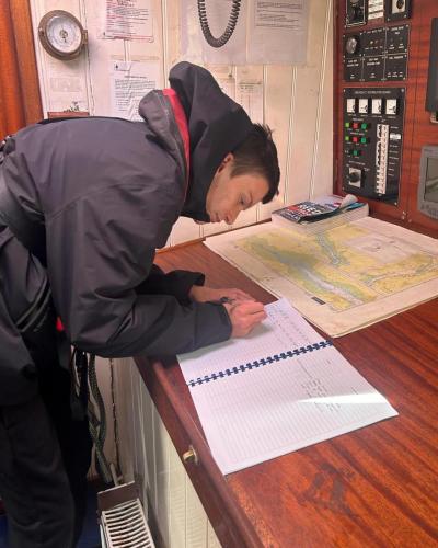 0C30EFF5-D66D-44E4-83C6-60A1A0350B48